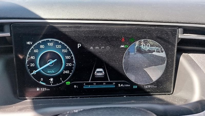Hyundai Tucson (2023) 1.6 T-GDI Plug-in-Hybrid  4x4  - fotka 13 z 34