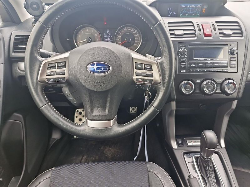 Subaru Forester (2014) 2,0 XT 177 kW 1.maj. ČR - fotka 16 z 24