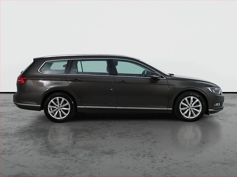 Volkswagen Passat (2017) 2.0 TDI, Automat, Kůže - fotka 6 z 23