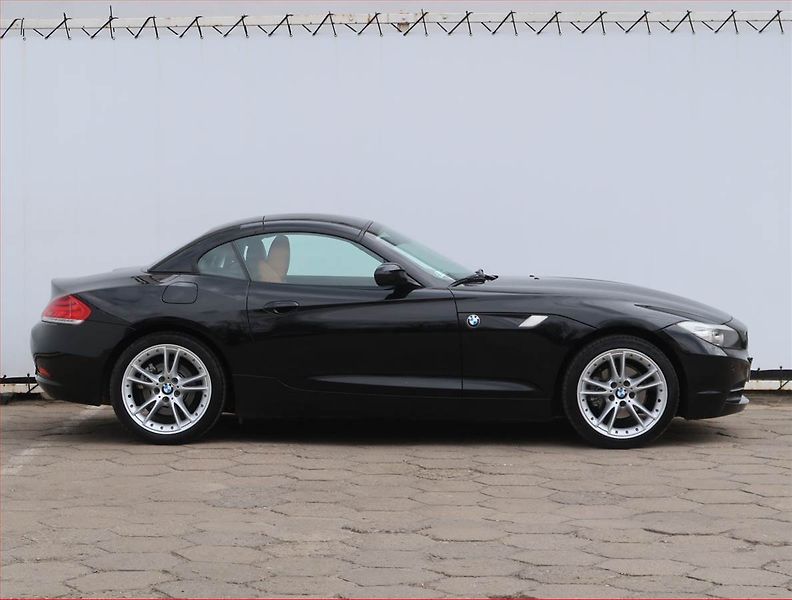 BMW Z4 (2013) sDrive20i, Kůže, Bi-Xenony - fotka 22 z 24