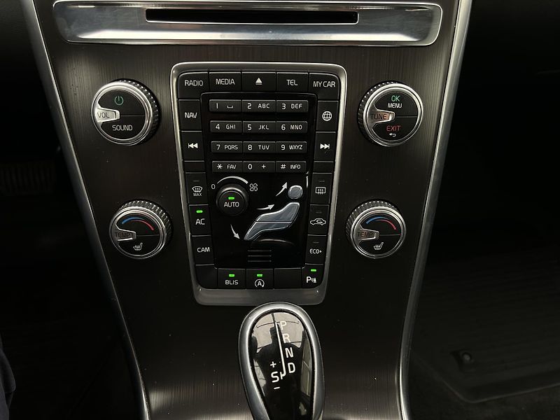 Volvo XC60 2.0 T5 Sumum - fotka 22 z 62