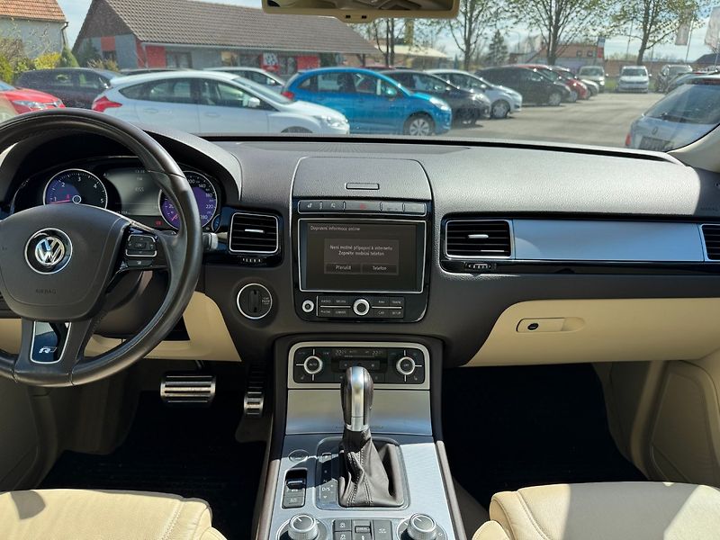 Volkswagen Touareg (2015) 3,0 TDI  193 KW Rline - fotka 19 z 35