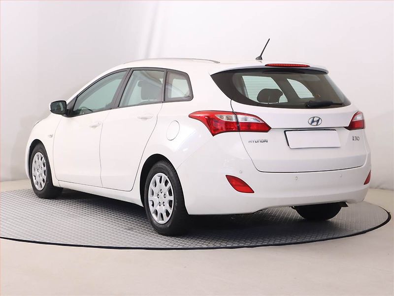 Hyundai i30 (2013) 1.6 CRDi, Serv.kniha - fotka 4 z 15