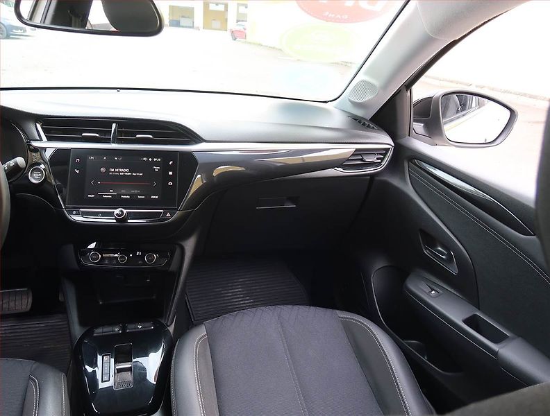 Opel Corsa (2023) Elegance 50 kWh, SoH 100% - fotka 8 z 26