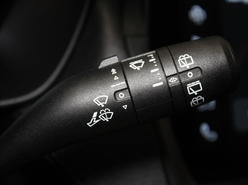 MG ZS 1,5 Hybrid+ Exclusive 20tkm.ČR - fotka 24 z 27