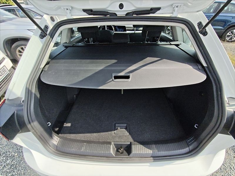 Volkswagen Golf 1,0 TSI 81 Life - fotka 11 z 11