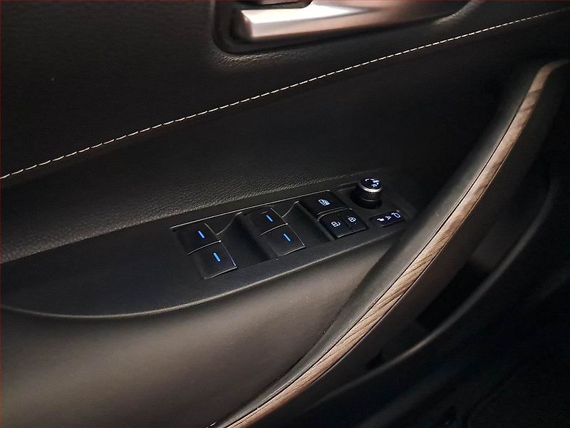 Toyota Corolla (2021) 2.0 Hybrid, Automat - fotka 16 z 17