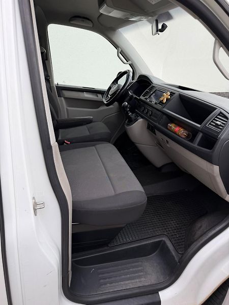 Volkswagen Transporter (2016) - fotka 6 z 12
