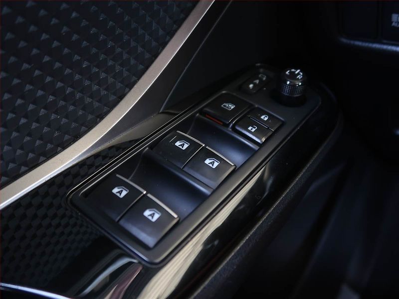 Toyota C-HR (2018) Selection 1.8 Hybrid, Automat - fotka 19 z 19
