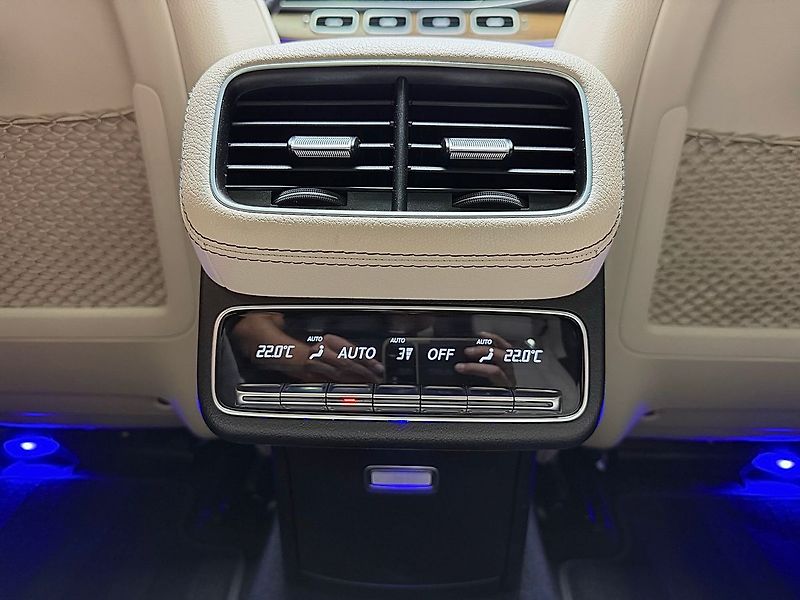 Mercedes-Benz GLE 400d 4MATIC AMG, WEBASTO, PANO - fotka 30 z 35