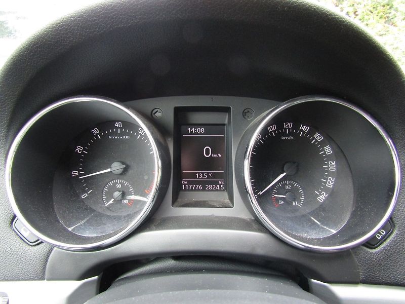 Škoda Yeti (2014) 1.2 TSI NAVI CAR-PASS - fotka 27 z 37