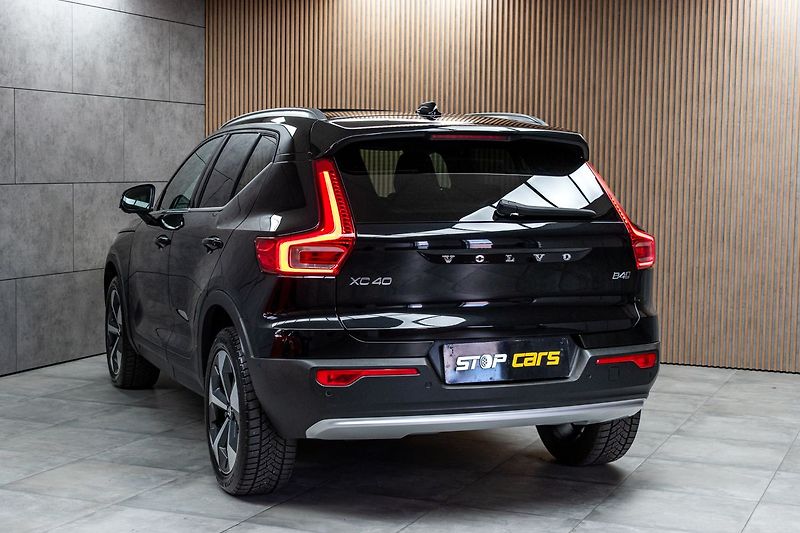 Volvo XC40 B4 AWD KAMERY360*HARMAN*ČR 1.M - fotka 4 z 42