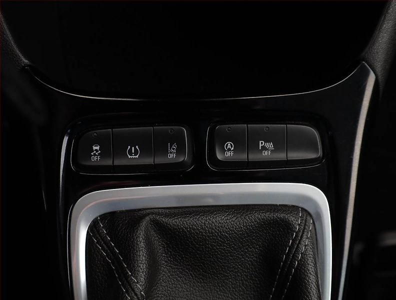 Opel Crossland X (2021) 1.2 Turbo, Serv.kniha - fotka 12 z 18