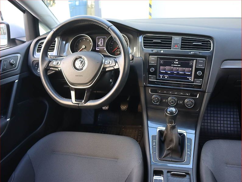 Volkswagen Golf (2018) 1.0 TSI, Tempomat - fotka 7 z 19