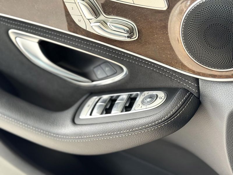 Mercedes-Benz Třídy C 250d 4Matic*Distronic*AirMatic - fotka 29 z 35