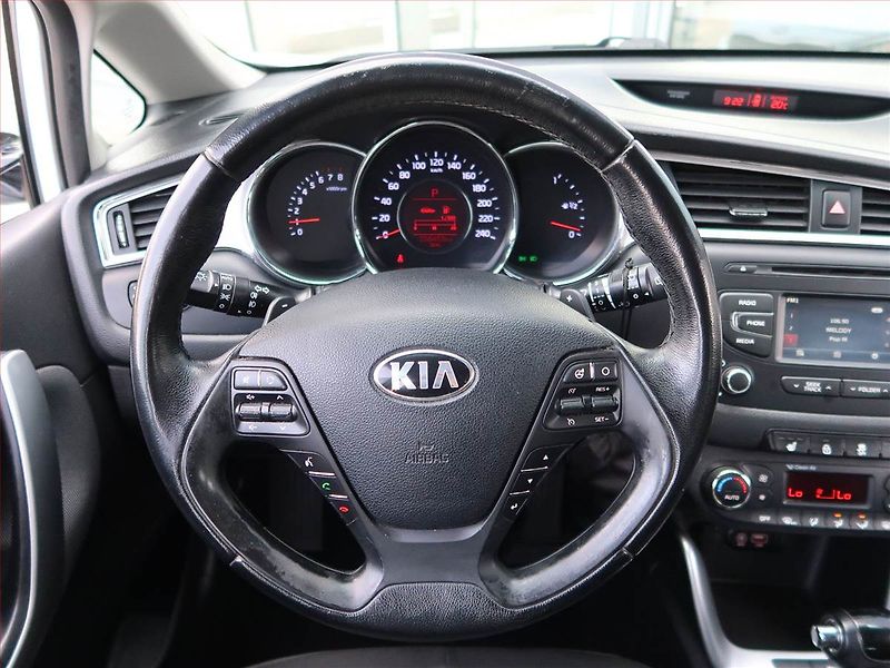 Kia Ceed (2016) 1.6 GDI, Automat, Tempomat - fotka 19 z 19