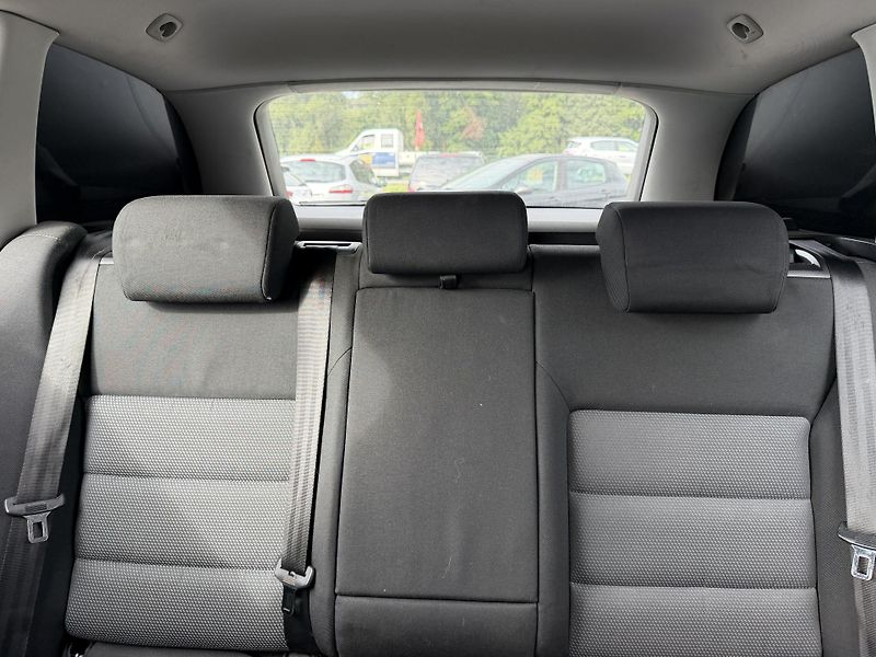 Škoda Octavia 1.6i - fotka 15 z 20