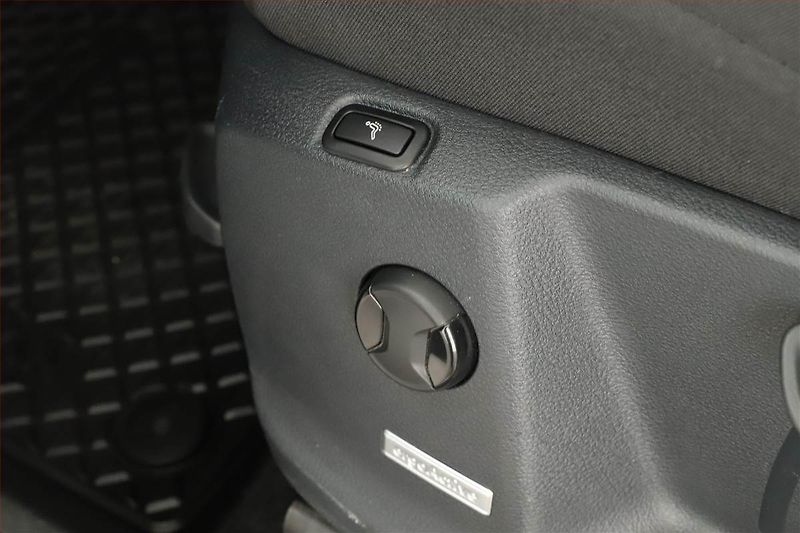 Volkswagen Touran (2016) Highline 2.0 TDI, Automat - fotka 15 z 17