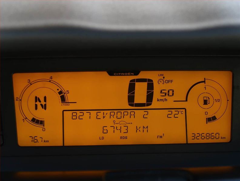 Citroën C4 Picasso (2008) 2.0 HDi 135, Automat, 7 míst - fotka 11 z 19