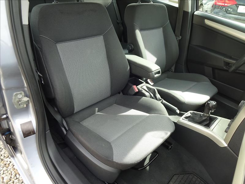 Opel Astra 1,6i 85kW - fotka 29 z 41
