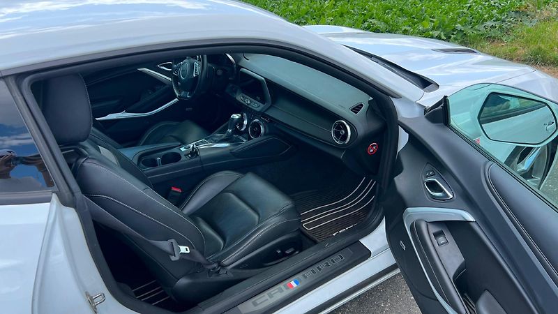 Chevrolet Camaro (2017) 6,2 V8 Nové v ČR 1maj. odp.DPH - fotka 19 z 31