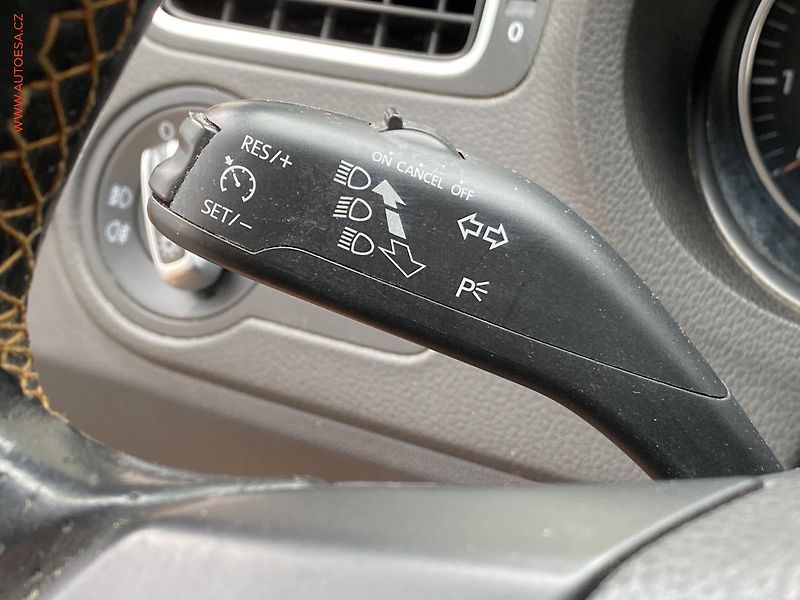 Volkswagen Polo (2012) 1.2 TSi, CROSS, výhřev sed - fotka 13 z 18