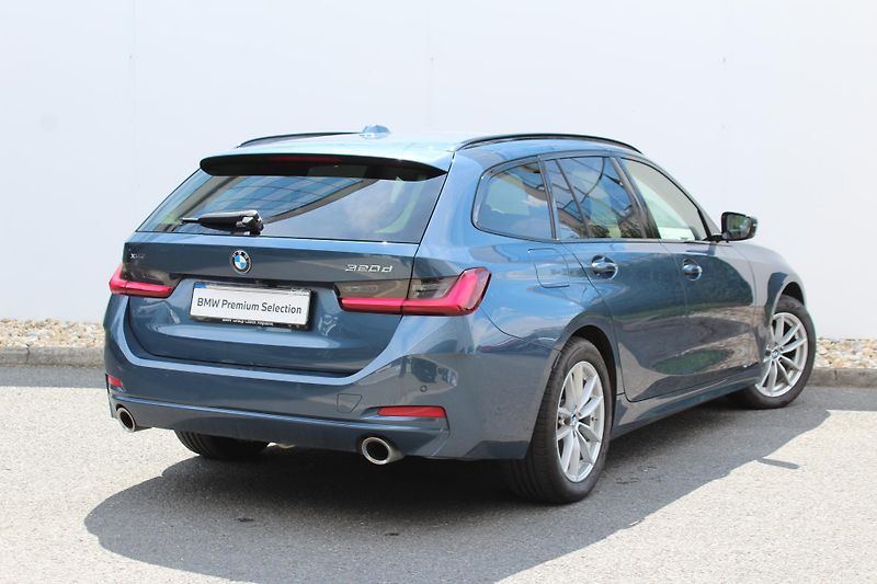 BMW Řada 3 320d xDrive Touring  - fotka 2 z 22