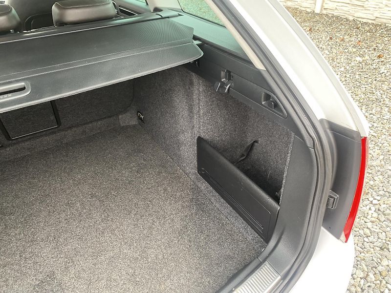 Škoda Superb 2.0TDi 4x4 170PS DSG L+K COMBI - fotka 108 z 158