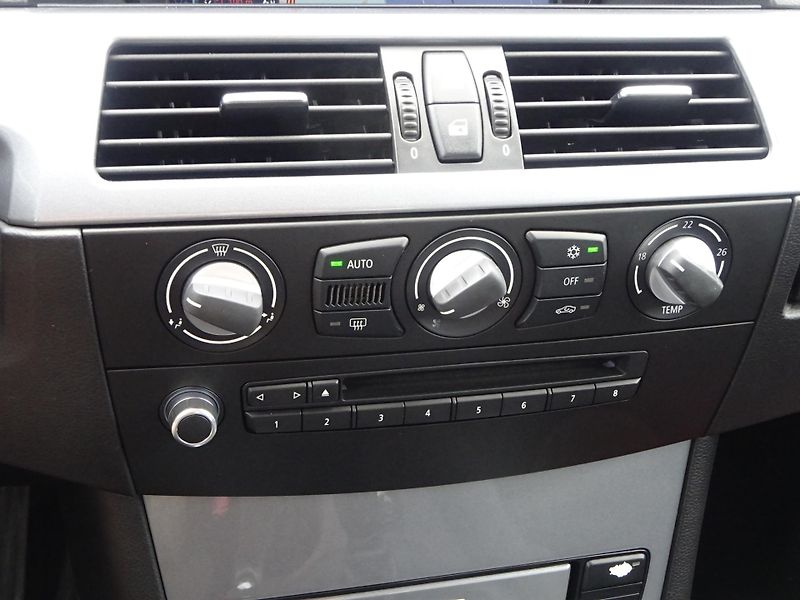 BMW Řada 5 520d 120kW KŮŽE SERVIS - fotka 14 z 31