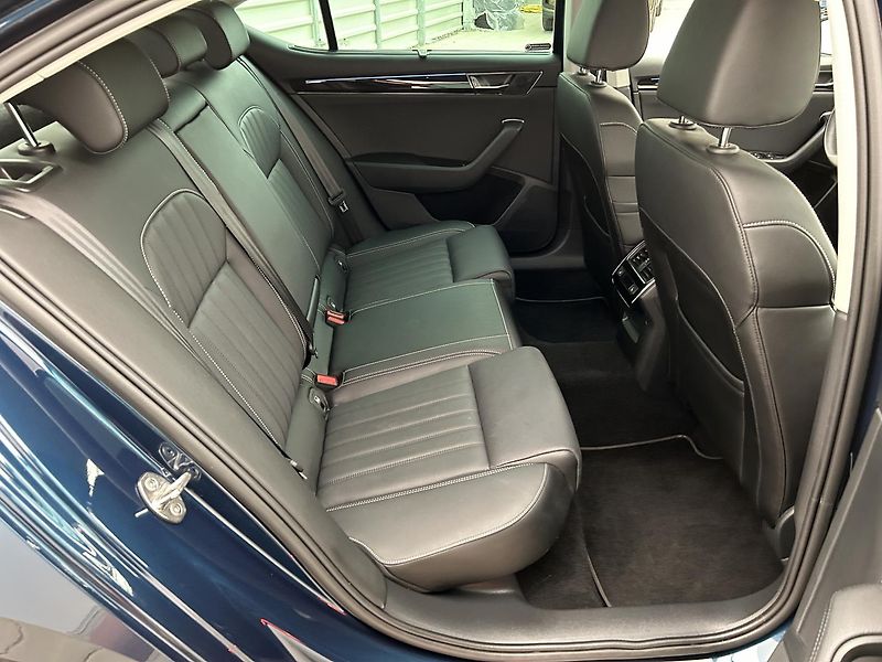 Škoda Superb 2.0 TDI L & K - fotka 31 z 34