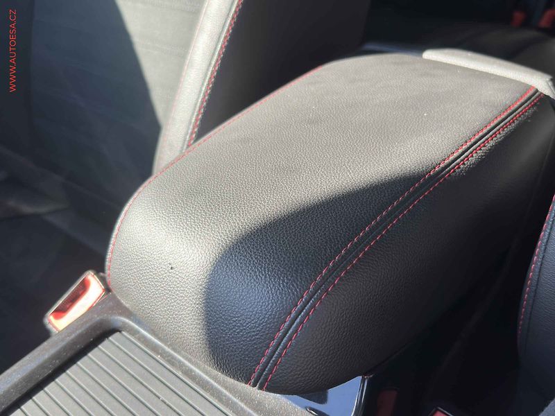 Ford Kuga (2019) 1.5EB, AC, park.čidla - fotka 20 z 22