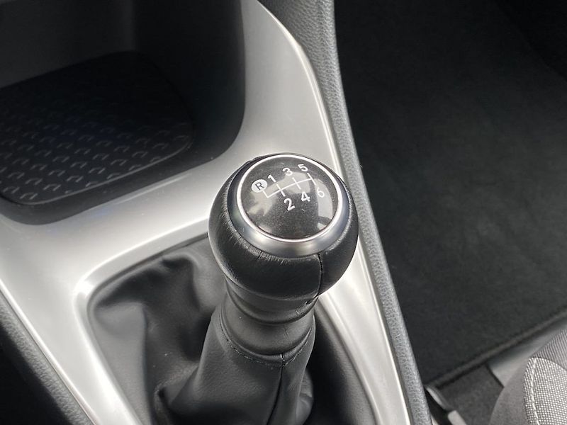 Toyota Yaris 1.5i, ČR-1m, ComTech, záruka - fotka 25 z 31