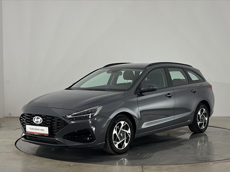 Hyundai i30 Smart DCT - fotka 1 z 26