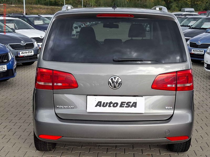 Volkswagen Touran (2010) 1.6 TDi, Comfortline, DSG - fotka 5 z 16