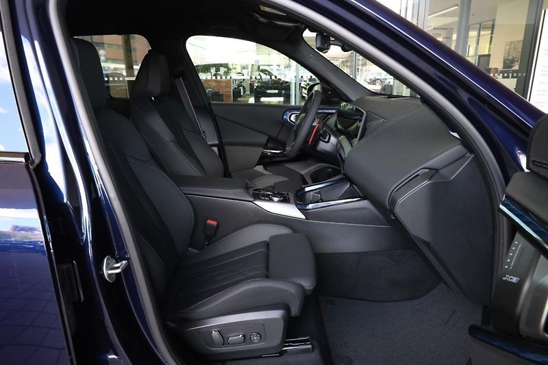 BMW X3 M50 xDrive - fotka 14 z 18