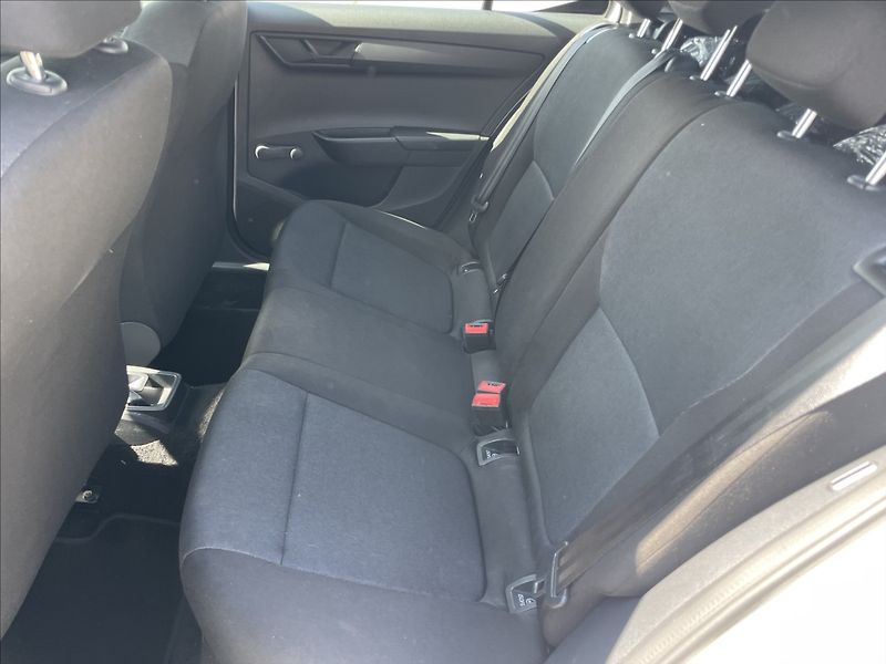 Škoda Fabia 1,0 MPi 44kw Klima ESP Tažné, - fotka 8 z 29