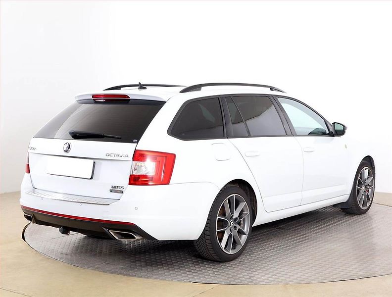 Škoda Octavia (2015) RS 2.0 TDI, Automat, Kůže - fotka 5 z 19