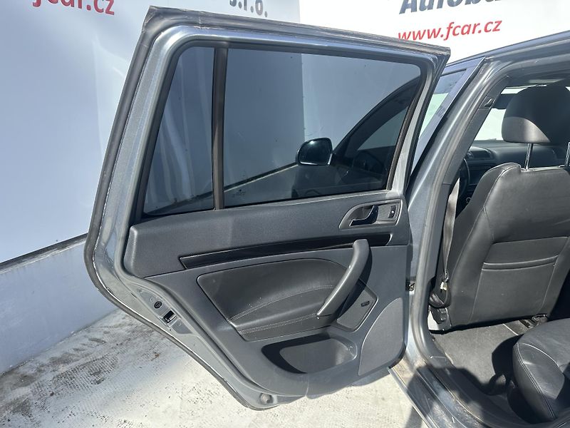 Škoda Octavia (2013) 2.0TDI RS ser.knížka - fotka 10 z 33