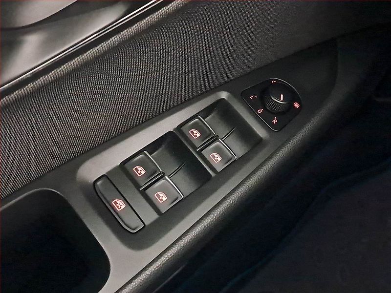 Seat Leon (2019) 2.0 TSI, Automat, Kůže, Navi - fotka 17 z 21