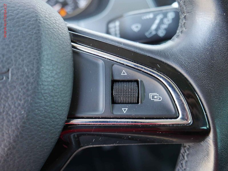 Škoda Fabia (2015) 1.2 TSI, ČR, LED, AC, temp - fotka 15 z 19
