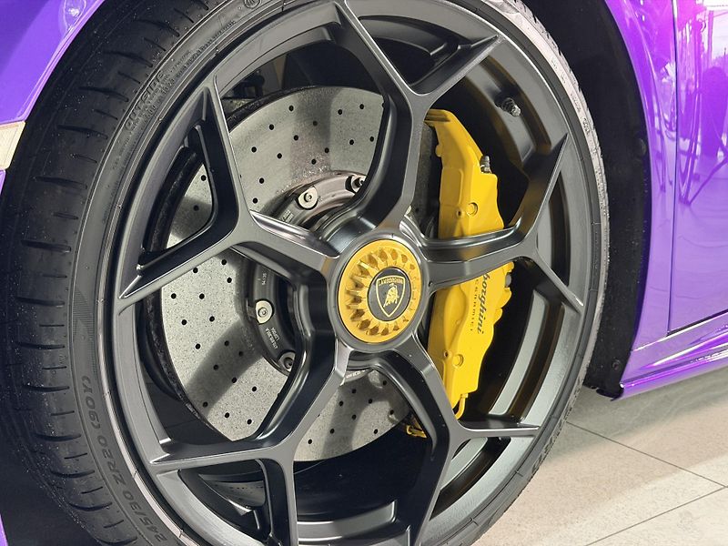 Lamborghini Huracán (2024) EVO SPYDER LIFT VIOLA PASIFAE - fotka 17 z 35