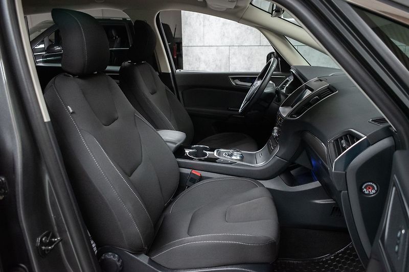 Ford S-MAX 2.5 HYBRID*TAŽNÉ*DPH*ČR 1.MAJ* - fotka 12 z 41