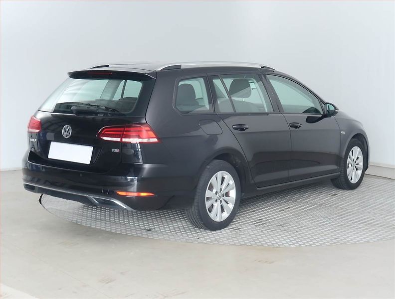 Volkswagen Golf (2017) Comfortline 1.4 TSI - fotka 5 z 19