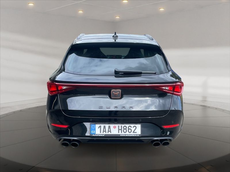 Cupra Leon 2,0 TSI 4WD AT - fotka 5 z 11