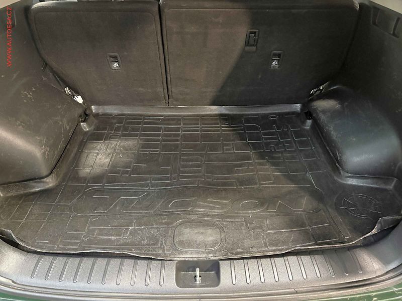 Hyundai Tucson (2017) 2.0 CRDI 4x4, 1.maj,ČR, Klima - fotka 7 z 15