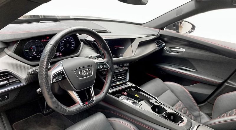 Audi RS e-tron GT AWD 360k HuD Vzduch Masáž Pano - fotka 7 z 14