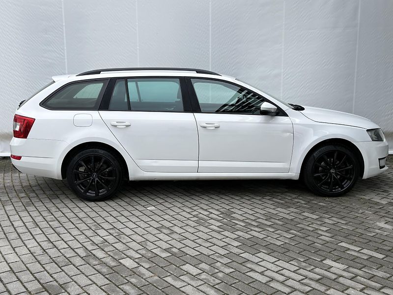 Škoda Octavia Combi 1.6 TDI ACTIVE Plus  81 - fotka 7 z 25