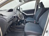 Toyota Yaris 1,0 Dream - náhled 9