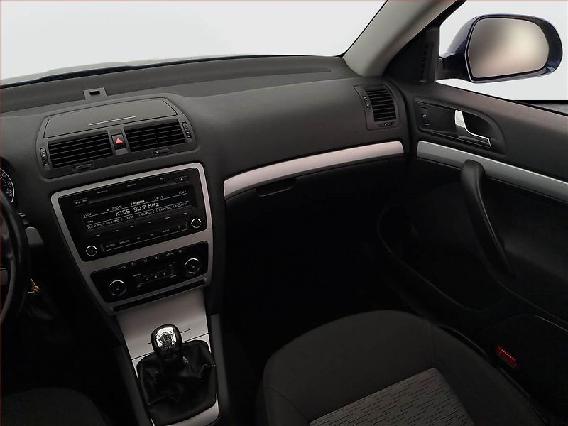 Škoda Octavia (2010) 1.2 TSI, slušný stav - fotka 8 z 16