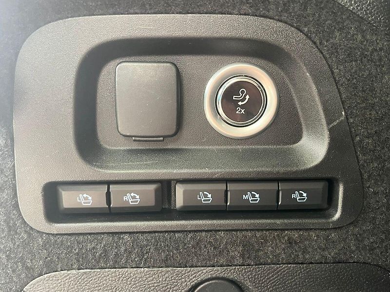 Ford Galaxy 110 kW, AT8, LED, ACC - fotka 34 z 50